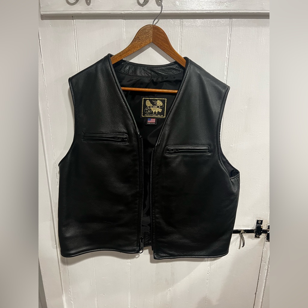 Leather Vest, Size Large Made In Us. Like New.
